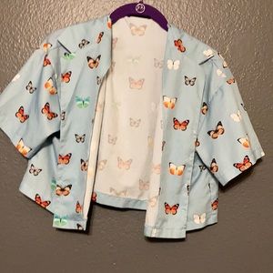 Light blue butterfly print cropped button up